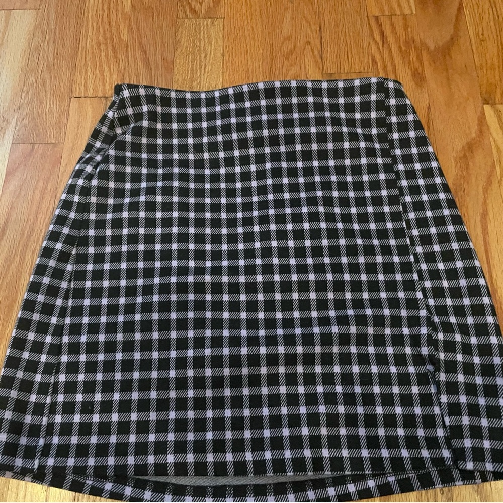 Super cute 😊 plaid H&M skirt